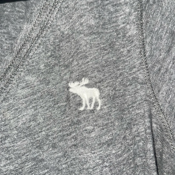 Abercrombie and Fitch Plain Grey T-Shirt - Picture 3 of 4